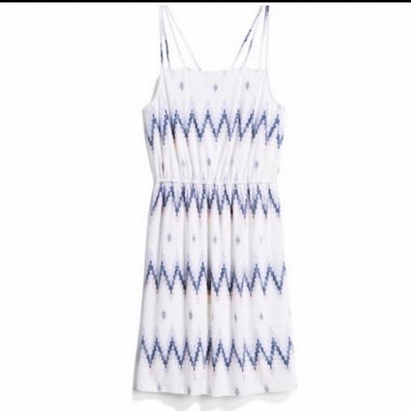 Skies Are Blue Dresses & Skirts - 🌸2/$20 STITCH FIX Skies Are Blue strappy white chevron summer dress
